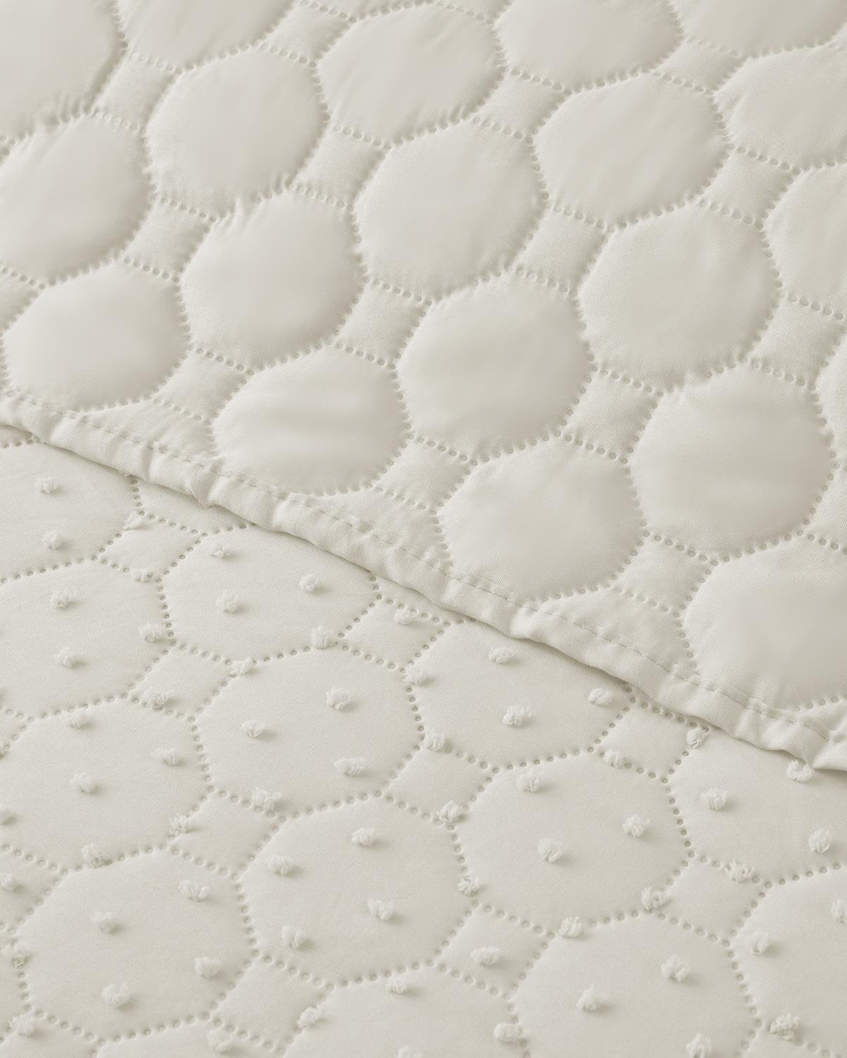Amabile Kesmeli King Size Yatak Örtüsü Takımı 240x220 cm Krem
