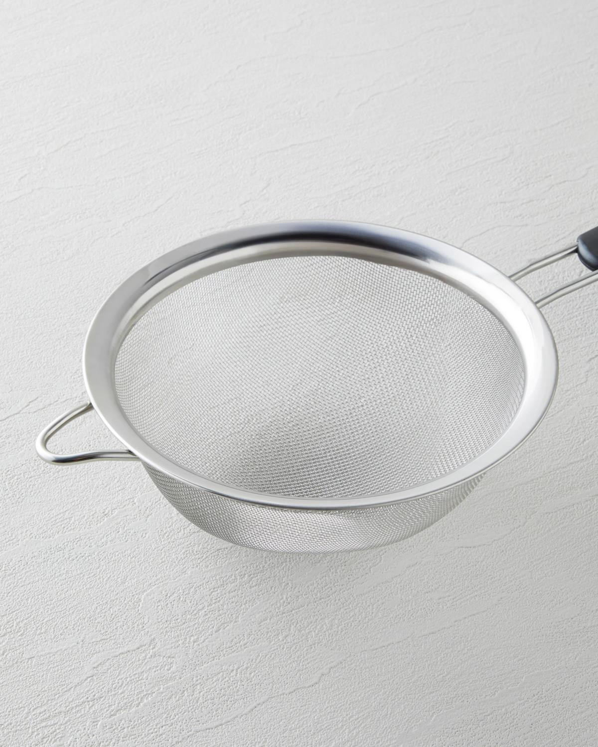 Brims Paslanmaz Çelik Süzgeç 18 cm Siyah