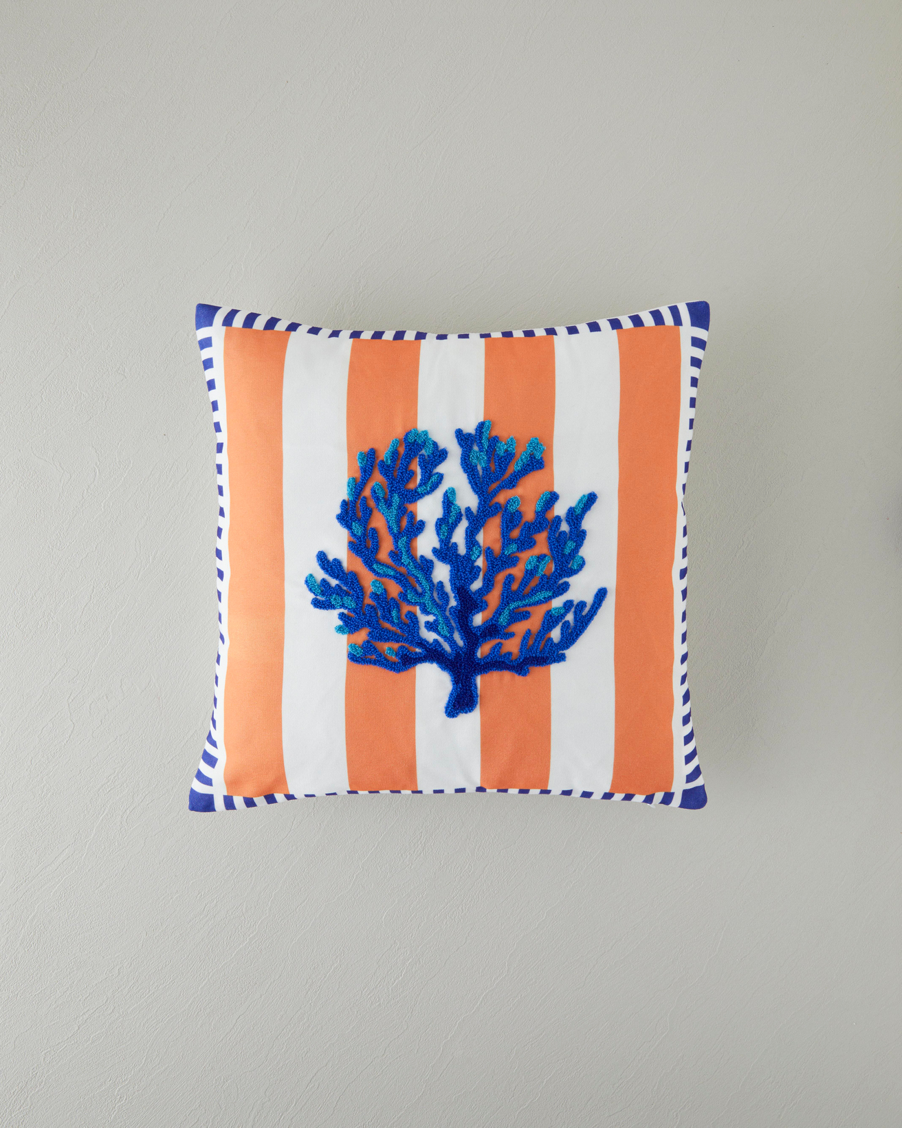 Corallo Punch Nakışlı Dekoratif Kırlent Lacivert-Turuncu