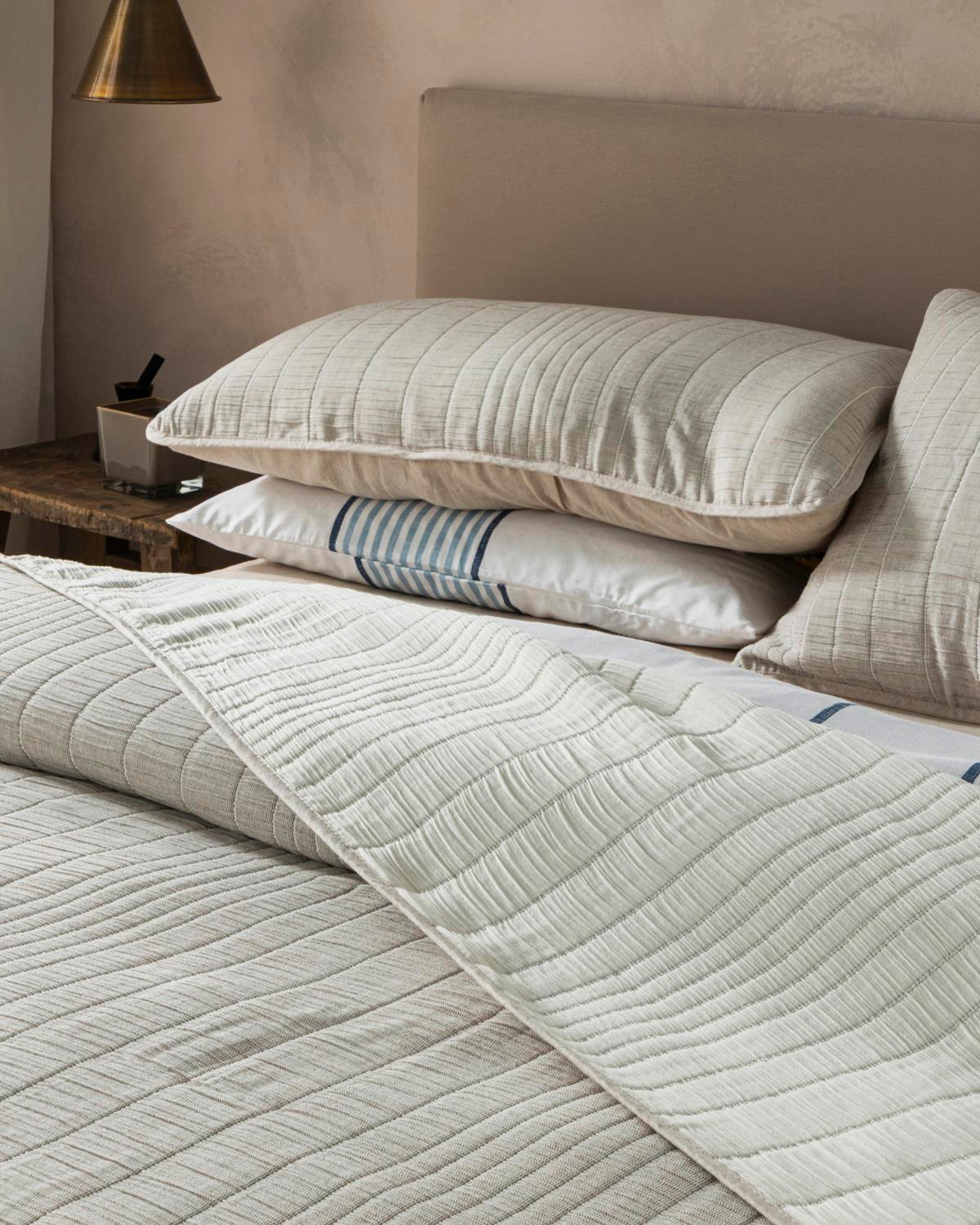Cosy Rectangles Dolgulu Jakarlı Çift Kişilik Yatak Örtüsü Takımı Antrasit