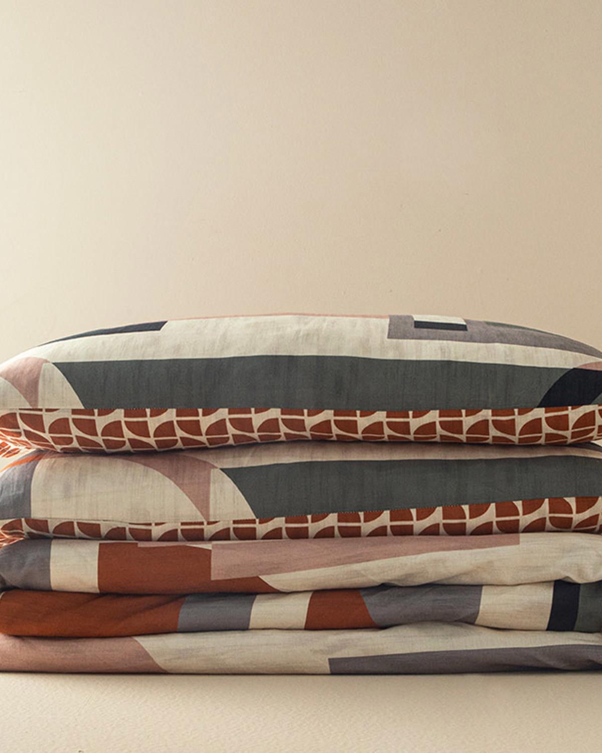 Dynamic Square Dijital Baskılı Soft Cotton Çift Kişilik Nevresim Seti Bej – Terracotta