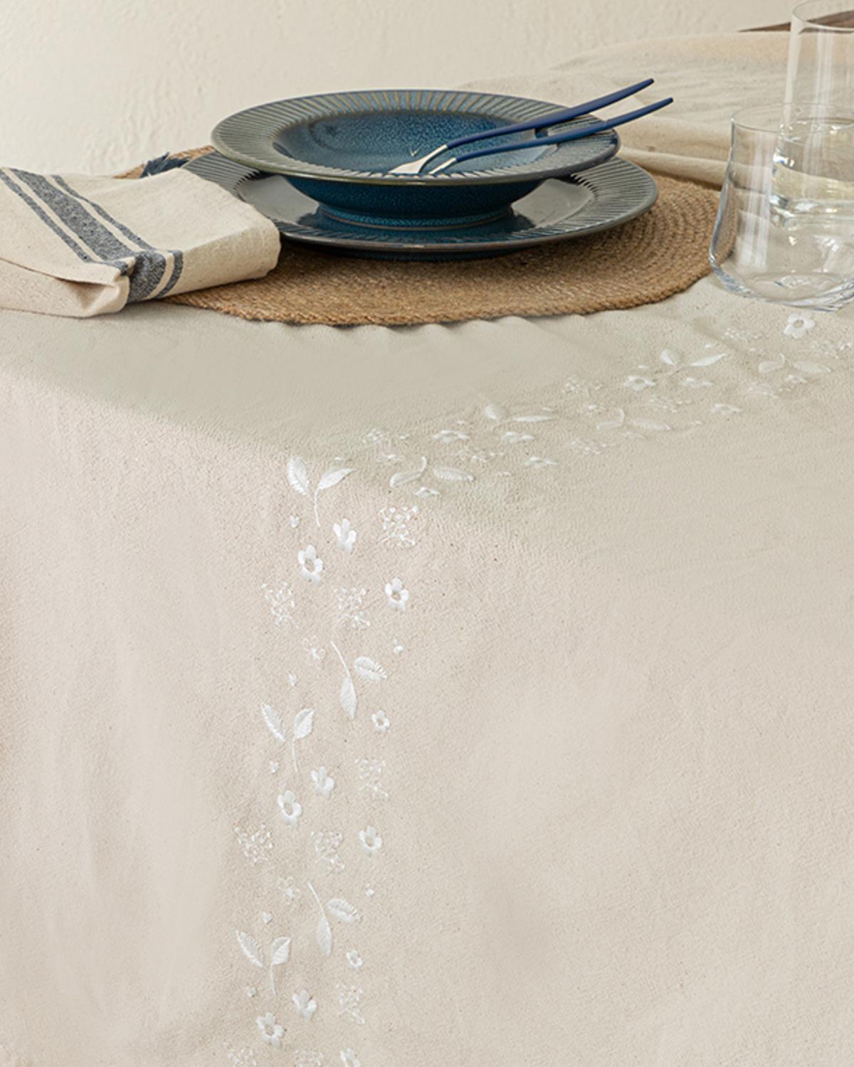 Fioritura Pamuk Nakışlı Masa Örtüsü 150x200 cm Bej