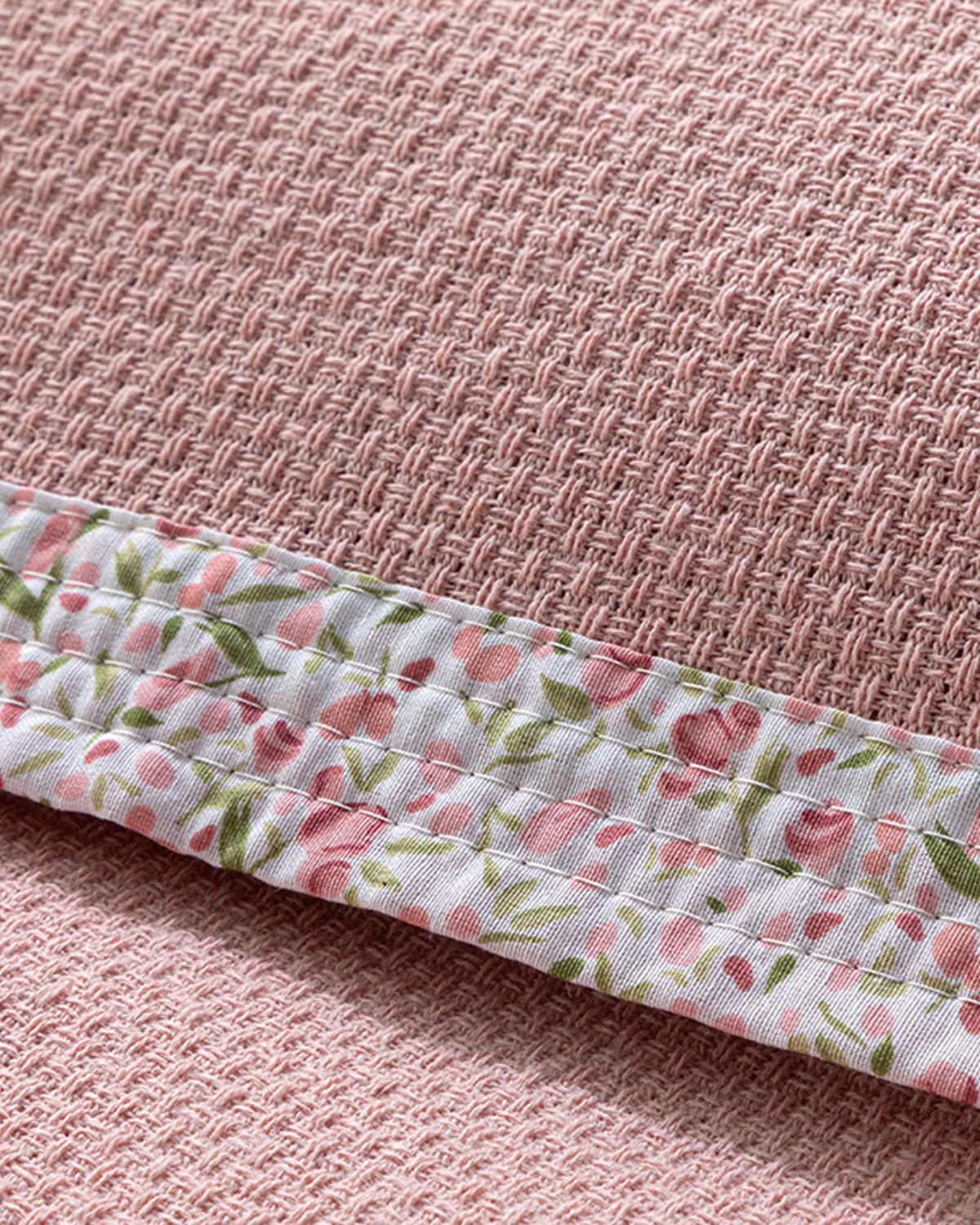 Floral Joy Desenli Biyeli Çift Kişilik Pike Seti Pembe