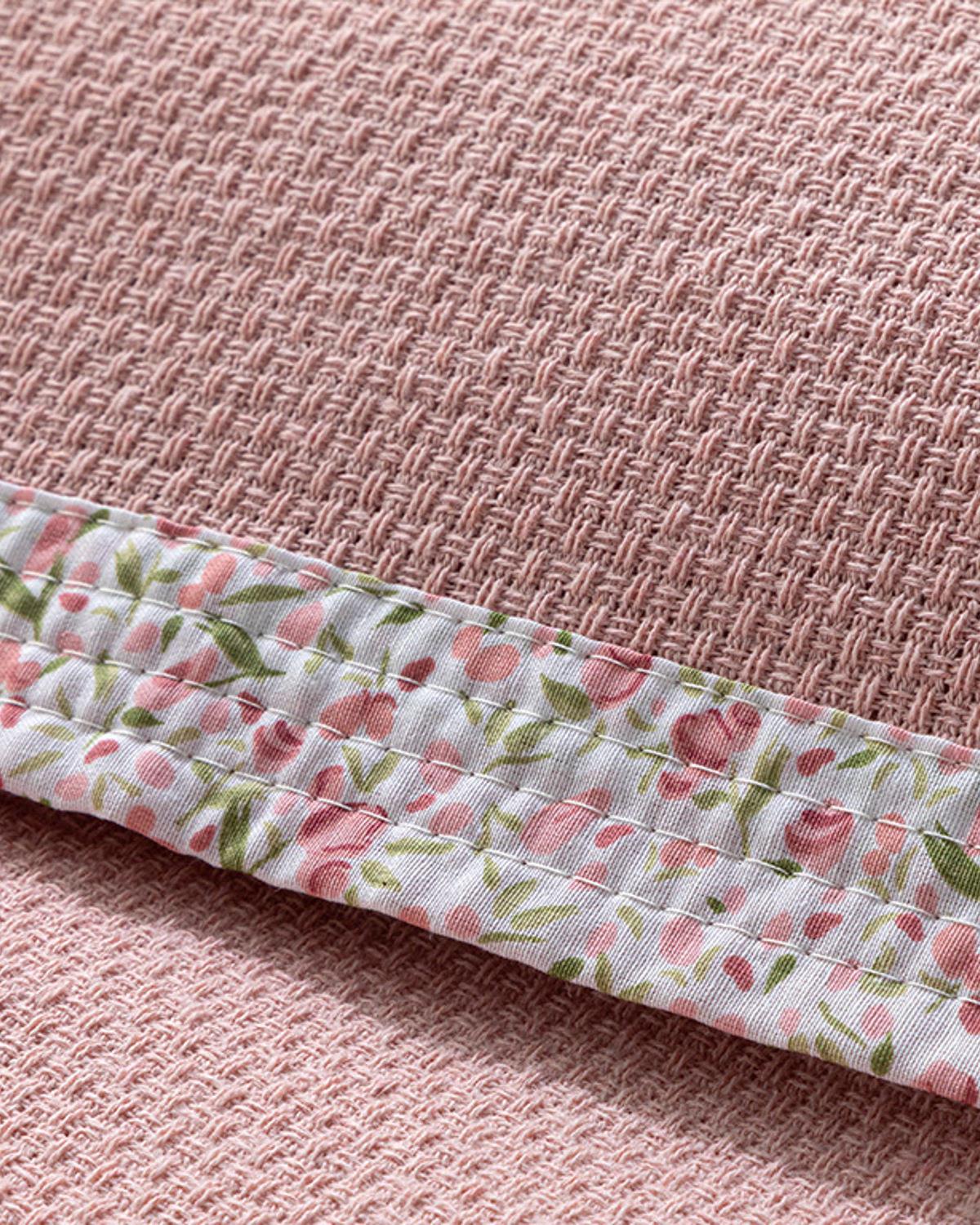 Floral Joy Desenli Biyeli Çift Kişilik Pike Seti Pembe