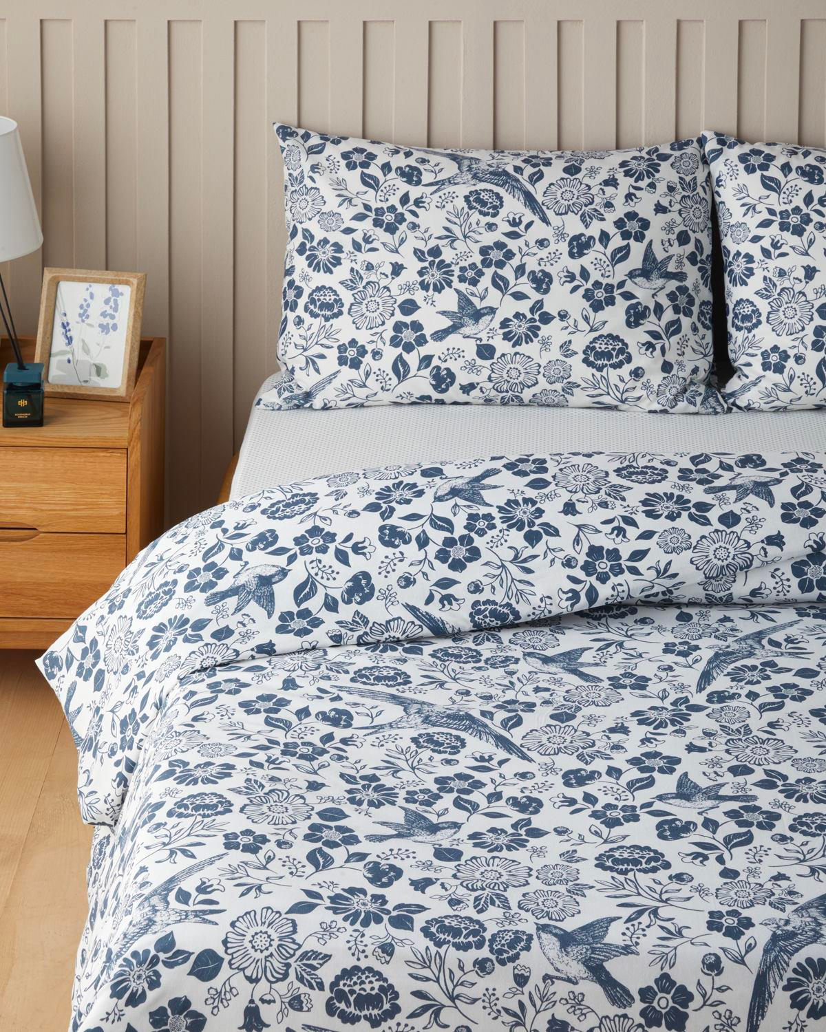 Garden Lullaby  Kolay Ütülenir Çift Kişilik Nevresim Takımı 200x220 cm Koyu Mavi