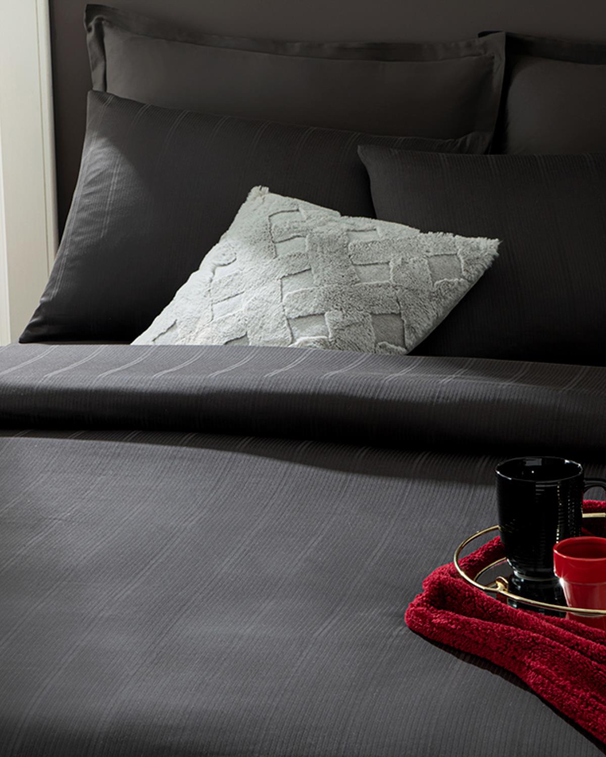 Listral Çizgili Pamuk Saten Kutulu King Size 4 Yastıklı Nevresim Takımı Antrasit