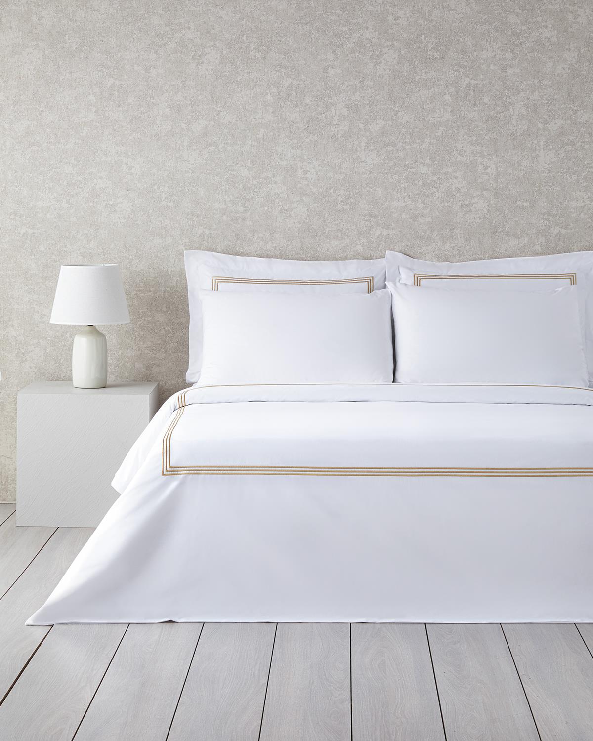 Modern Frame Nakışlı Perkal Super King Plus Nevresim Takımı 260X240 cm Gold