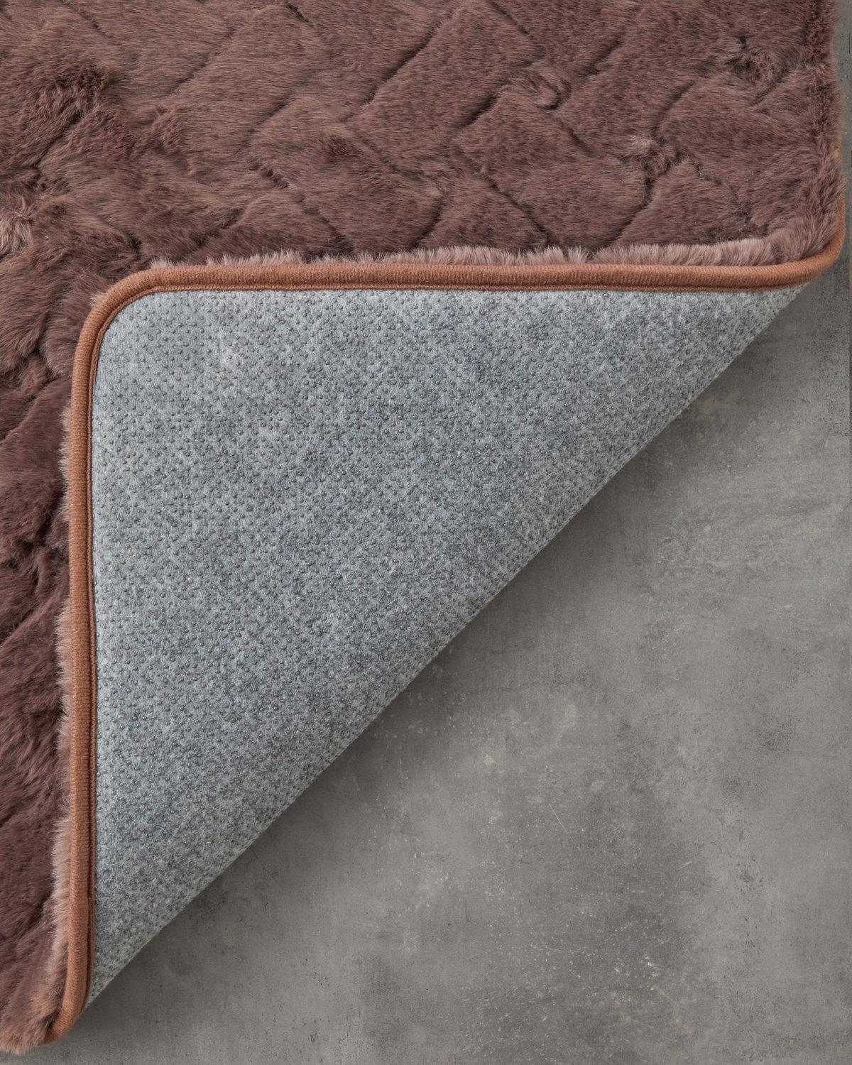 Peggy Peluş Halı 120x180 cm Kahve