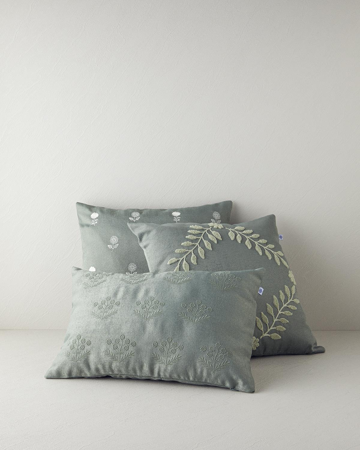 Romaska Nakışlı Kırlent Kılıfı 45x45 cm Yeşil