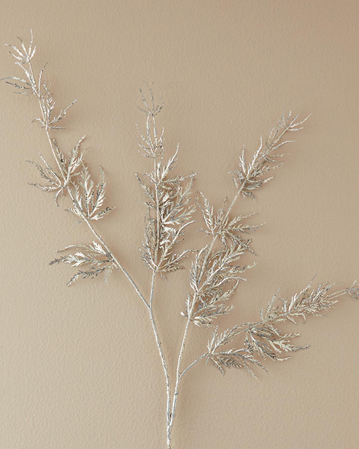 Silver Pine Stem Tek Dal Yapay Çiçek Beyaz