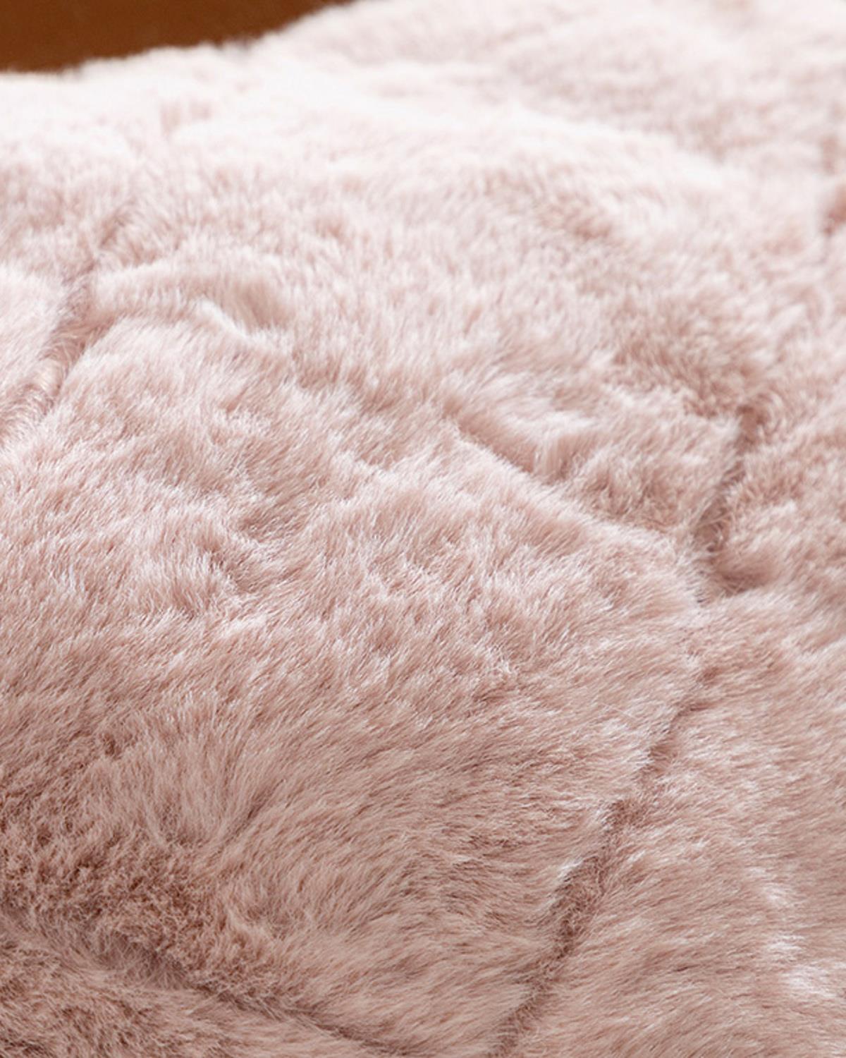 Soft Touch Rabbit Peluş Kırlent Kılıfı Pudra