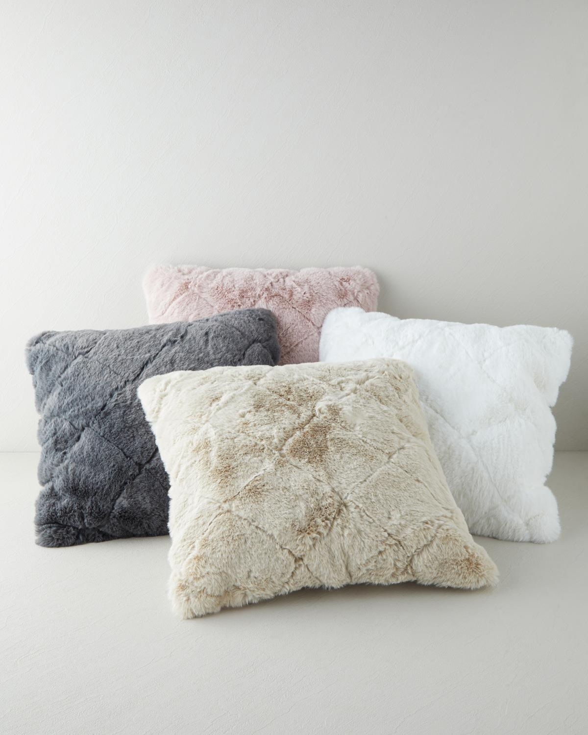 Soft Touch Rabbit Pelüş Kırlent Kılıfı Bej