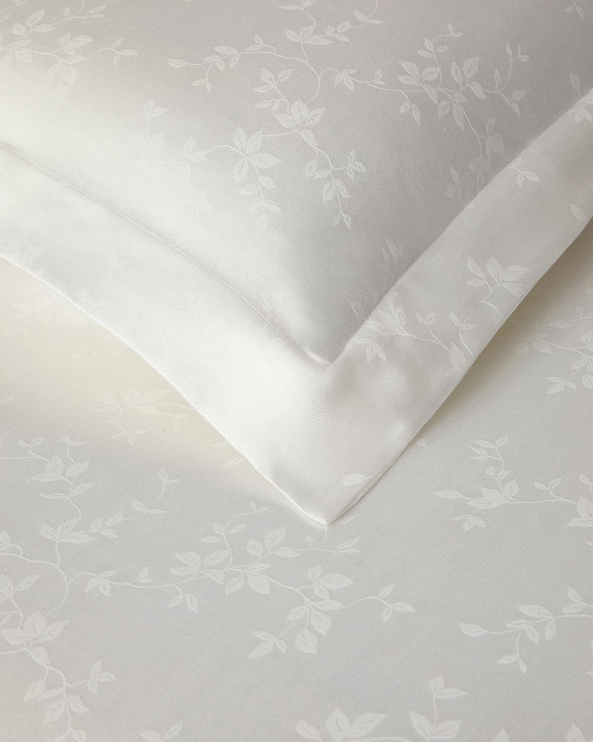 Taylor Lyocell Saten King Size Nevresim Takımı 240x260 cm Beyaz