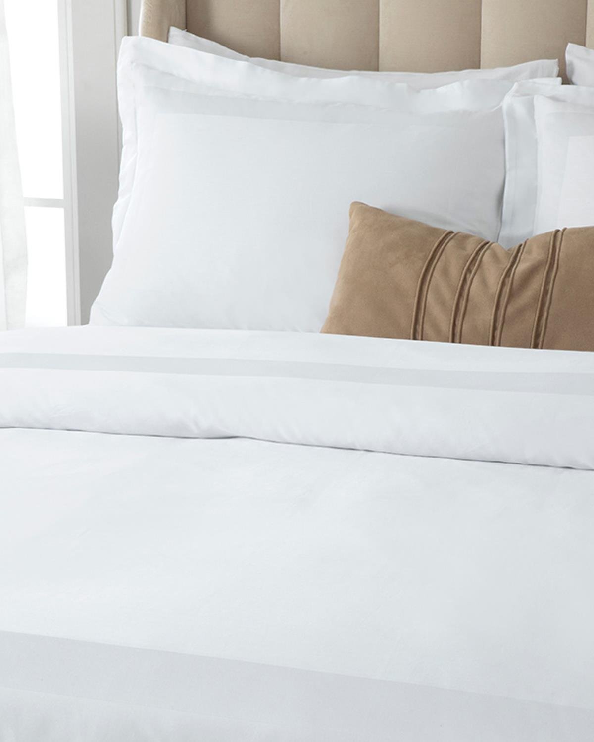 Vivian Çerçeveli Pamuk Saten Super King Size 4 Yastıklı Nevresim Takımı Beyaz