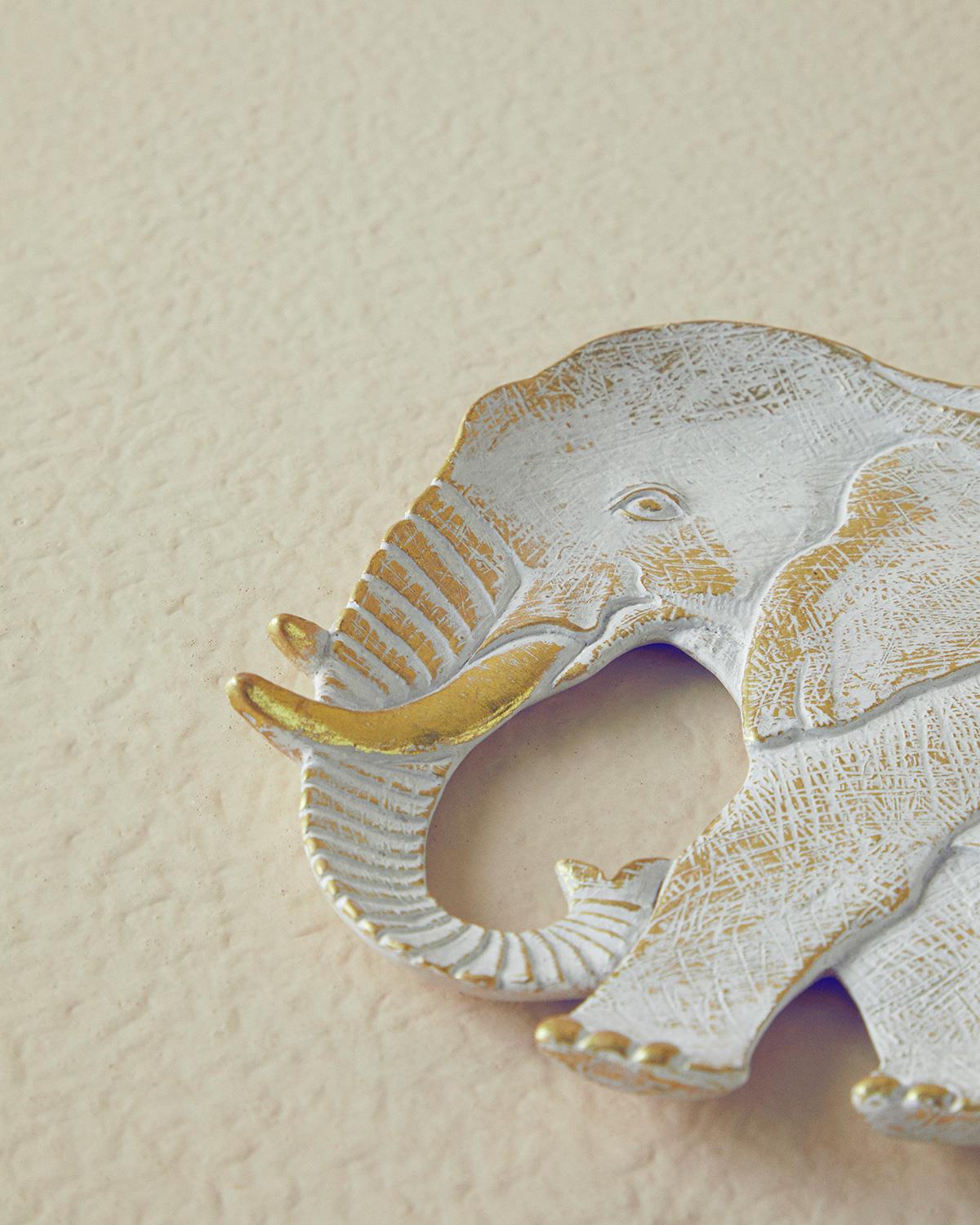 Elephant Polyresin Dekoratif Tabak Gold