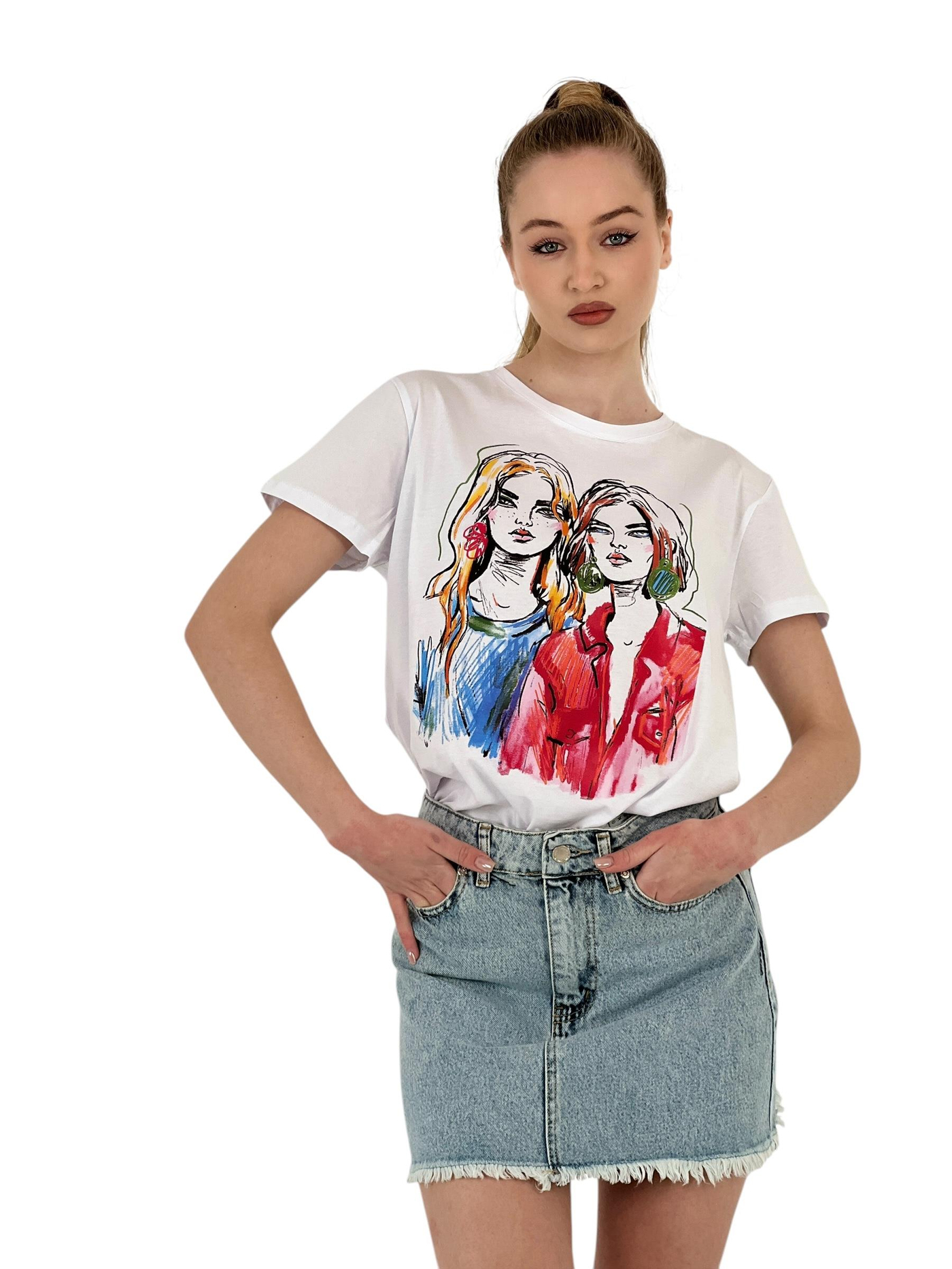 Renkli İllüstrasyon Baskılı T-Shirt – Siyah & Beyaz - 15509-19