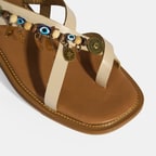 Bej Kadın Toka Detaylı Aksesuarlı Deri Sandalet