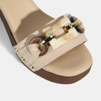 Kadın Bej Aksesuar Detaylı Ayarlanabilir Tokalı Süet Topuklu Sandalet