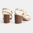 Kadın Bej Ayarlanabilir Tokalı Topuklu Deri Sandalet