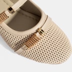 Kadın Bej Metal Toka Aksesuarlı Deri Babet