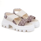 Kadın Bej Monogram Desenli Dolgu Topuklu Sandalet