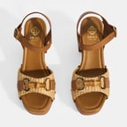 Kadın Bej Tokalı Aksesuarlı Detaylı Topuklu Sandalet