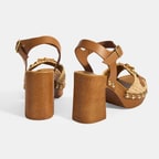 Kadın Bej Tokalı Aksesuarlı Detaylı Topuklu Sandalet