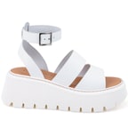 Kadın Beyaz Dolgu Tabanlı Deri Sandalet