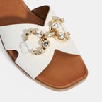 Kadın Beyaz Taşlı Toka Aksesuarlı Deri Terlik