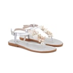 Kadın Gümüş Aksesuarlı Parmak Arası Deri Sandalet