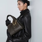 Kadın Kahve Charm Aksesuarlı Deri El Çantası