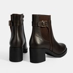 Kadın Kahve Metal Toka Detaylı Topuklu Deri Bot