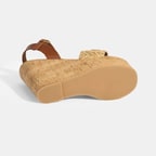 Kadın Kahve Toka Aksesuarlı Deri Detaylı Dolgu Topuklu Sandalet