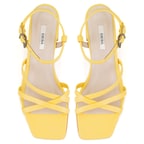 Kadın Sarı Ayarlanabilir Tokalı Topuklu Deri Sandalet