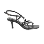 Kadın Siyah Ayarlanabilir Tokalı Deri Sandalet