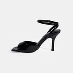 Kadın Siyah Ayarlanabilir Tokalı Rugan Topuklu Sandalet