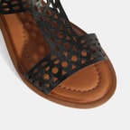 Kadın Siyah Cırt Detaylı Perforeli Deri Sandalet