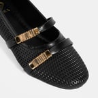 Kadın Siyah Metal Toka Aksesuarlı Deri Babet