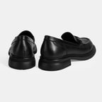 Kadın Siyah Metal Toka Detaylı Deri Loafer