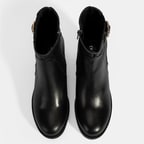 Kadın Siyah Metal Toka Detaylı Topuklu Deri Bot