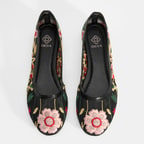 Kadın Siyah Nakış İşleme Detaylı Fileli Babet