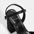 Kadın Siyah Toka Detaylı Topuklu Sandalet