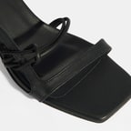 Kadın Siyah Topuklu Deri Sandalet