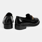 Kadın Siyah Zincir Aksesuarlı Deri Loafer