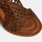 Kadın Taba Cırt Detaylı Perforeli Deri Sandalet