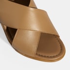 Kahve Kadın Toka Detaylı Deri Sandalet