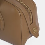 Limited Edition Kahve Kadın Yaprak Detaylı Deri Omuz Çantası