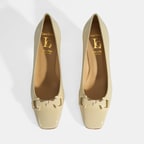 Luca Grossi Kadın Krem Toka Aksesuarlı Rugan Babet