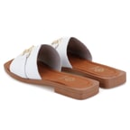 Riana Beyaz Kadın Toka Aksesuarlı Deri Terlik