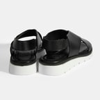 Siyah Kadın Lastik Bantlı Deri Sandalet